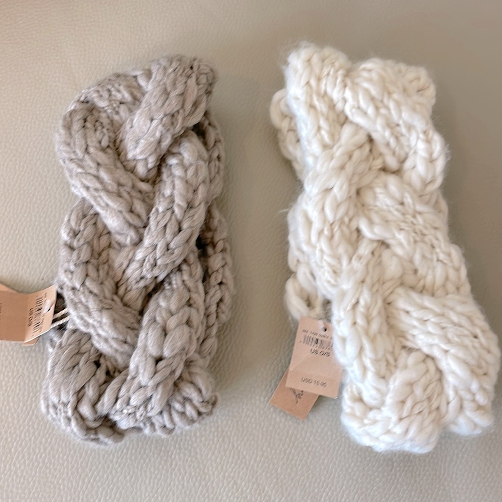 2 new hand knit American Eagle acrylic headband warm winter ones sz cream gray